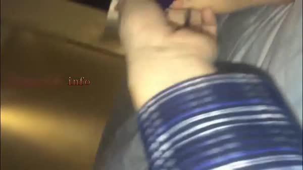 微信约开本田汽车的性感美女出来吃饭让喝醉带到酒店和朋友一起玩弄啪啪